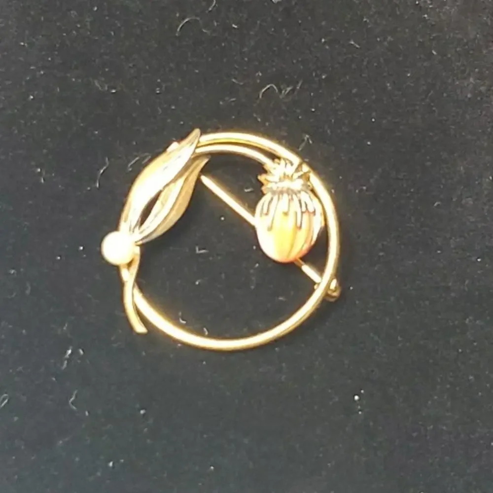 Vtg Gold Filled Wells Brooch High Fashion Costume Jewelry Floral Pin 1.25